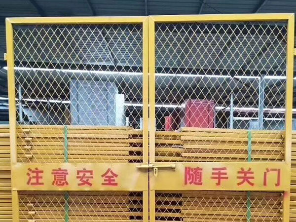 基坑护栏网图片6 基坑护栏网图片6